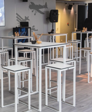 Tables hautes et mange debout